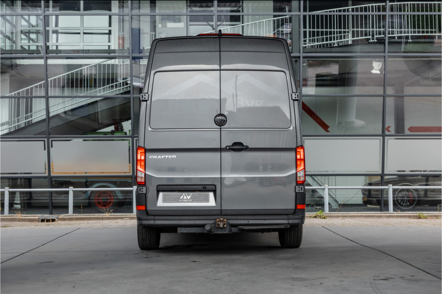 Volkswagen Crafter 2.0 TDI 177 PK L3H3 Highline | DSG | L+R Schuifdeur | Bi-Xenon | ACC | Trekhaak | Blind spot | Camera | CarPlay | Navigatie | Massage | Stoel- en stuurwielverwarming | DAB | Nieuwe APK