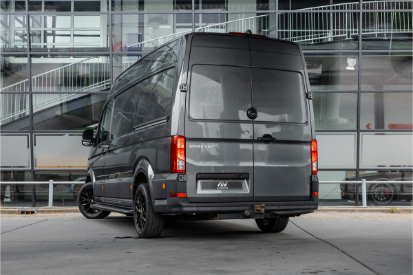 Volkswagen Crafter 2.0 TDI 177 PK L3H3 Highline | DSG | L+R Schuifdeur | Bi-Xenon | ACC | Trekhaak | Blind spot | Camera | CarPlay | Navigatie | Massage | Stoel- en stuurwielverwarming | DAB | Nieuwe APK