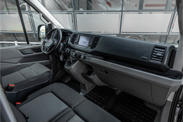 Volkswagen Crafter 2.0 TDI 177 PK L3H3 Highline | DSG | L+R Schuifdeur | Bi-Xenon | ACC | Trekhaak | Blind spot | Camera | CarPlay | Navigatie | Massage | Stoel- en stuurwielverwarming | DAB | Nieuwe APK
