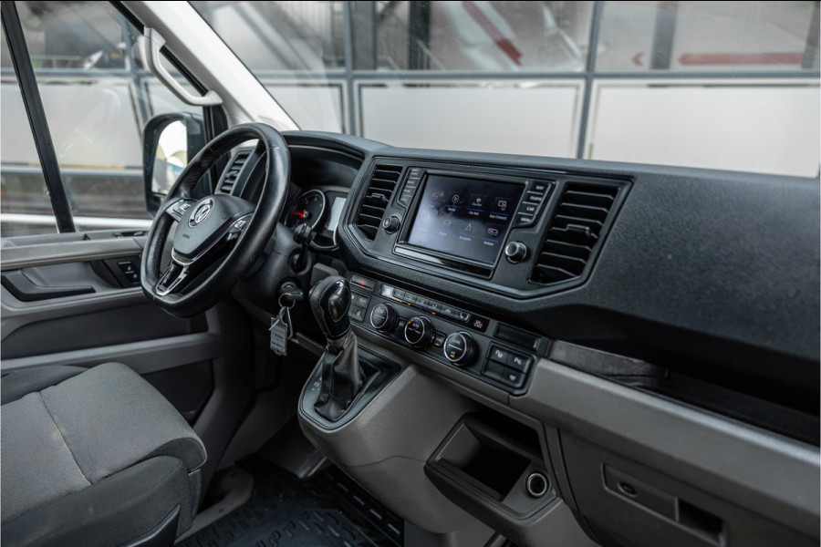 Volkswagen Crafter 2.0 TDI 177 PK L3H3 Highline | DSG | L+R Schuifdeur | Bi-Xenon | ACC | Trekhaak | Blind spot | Camera | CarPlay | Navigatie | Massage | Stoel- en stuurwielverwarming | DAB | Nieuwe APK