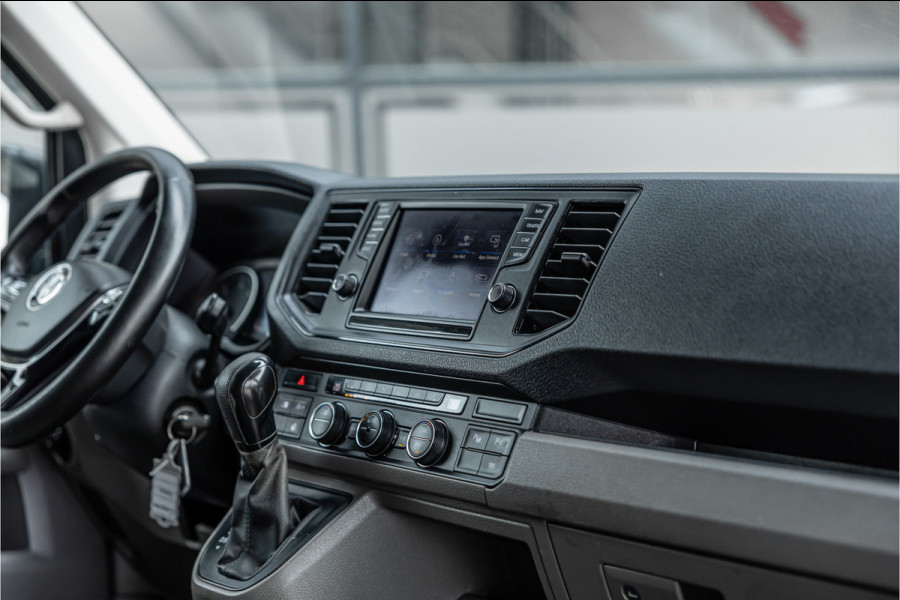 Volkswagen Crafter 2.0 TDI 177 PK L3H3 Highline | DSG | L+R Schuifdeur | Bi-Xenon | ACC | Trekhaak | Blind spot | Camera | CarPlay | Navigatie | Massage | Stoel- en stuurwielverwarming | DAB | Nieuwe APK
