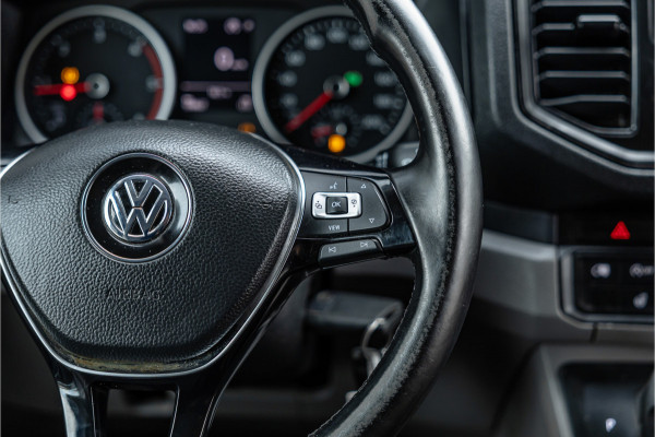 Volkswagen Crafter 2.0 TDI 177 PK L3H3 Highline | DSG | L+R Schuifdeur | Bi-Xenon | ACC | Trekhaak | Blind spot | Camera | CarPlay | Navigatie | Massage | Stoel- en stuurwielverwarming | DAB | Nieuwe APK