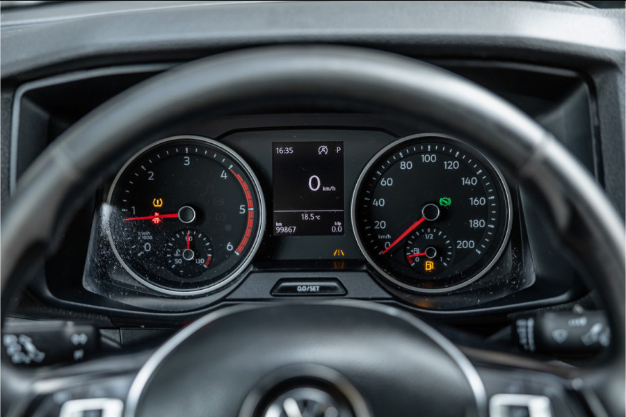 Volkswagen Crafter 2.0 TDI 177 PK L3H3 Highline | DSG | L+R Schuifdeur | Bi-Xenon | ACC | Trekhaak | Blind spot | Camera | CarPlay | Navigatie | Massage | Stoel- en stuurwielverwarming | DAB | Nieuwe APK
