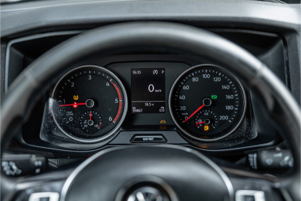 Volkswagen Crafter 2.0 TDI 177 PK L3H3 Highline | DSG | L+R Schuifdeur | Bi-Xenon | ACC | Trekhaak | Blind spot | Camera | CarPlay | Navigatie | Massage | Stoel- en stuurwielverwarming | DAB | Nieuwe APK