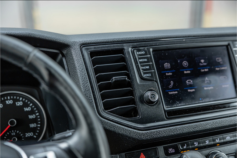 Volkswagen Crafter 2.0 TDI 177 PK L3H3 Highline | DSG | L+R Schuifdeur | Bi-Xenon | ACC | Trekhaak | Blind spot | Camera | CarPlay | Navigatie | Massage | Stoel- en stuurwielverwarming | DAB | Nieuwe APK