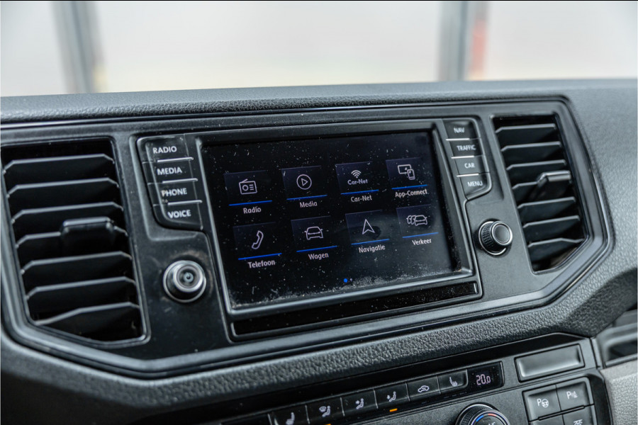Volkswagen Crafter 2.0 TDI 177 PK L3H3 Highline | DSG | L+R Schuifdeur | Bi-Xenon | ACC | Trekhaak | Blind spot | Camera | CarPlay | Navigatie | Massage | Stoel- en stuurwielverwarming | DAB | Nieuwe APK