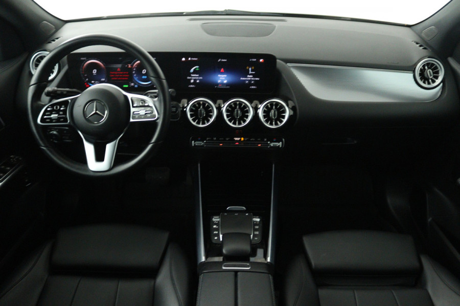 Mercedes-Benz EQA 250 Business Solution Luxury 67 kWh (CAMERA, STOELVERWARMING, ELEKTR STOELEN)