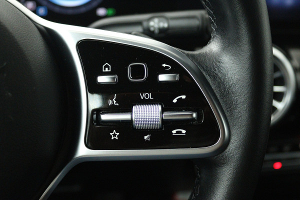 Mercedes-Benz EQA 250 Business Solution Luxury 67 kWh (CAMERA, STOELVERWARMING, ELEKTR STOELEN)