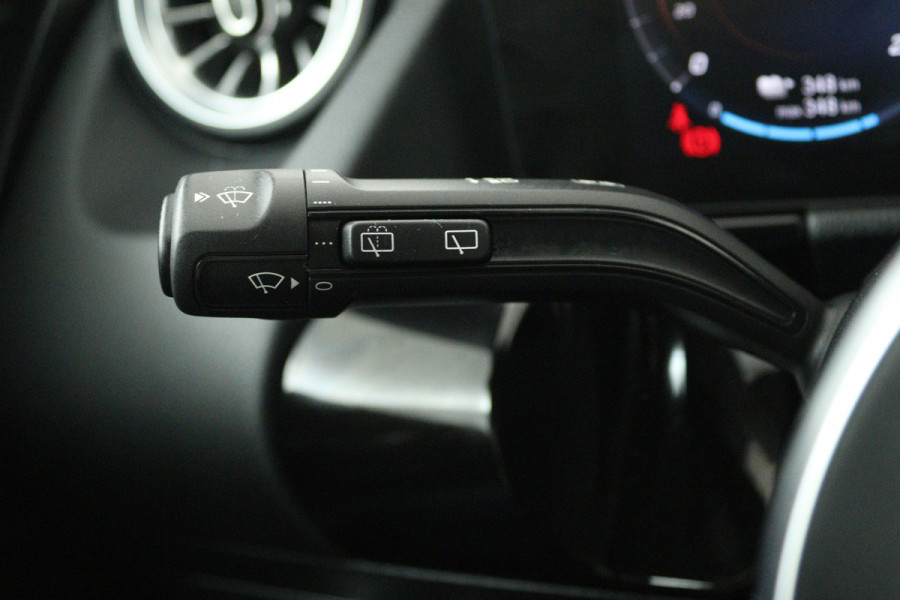 Mercedes-Benz EQA 250 Business Solution Luxury 67 kWh (CAMERA, STOELVERWARMING, ELEKTR STOELEN)