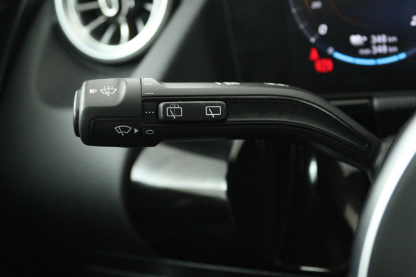 Mercedes-Benz EQA 250 Business Solution Luxury 67 kWh (CAMERA, STOELVERWARMING, ELEKTR STOELEN)