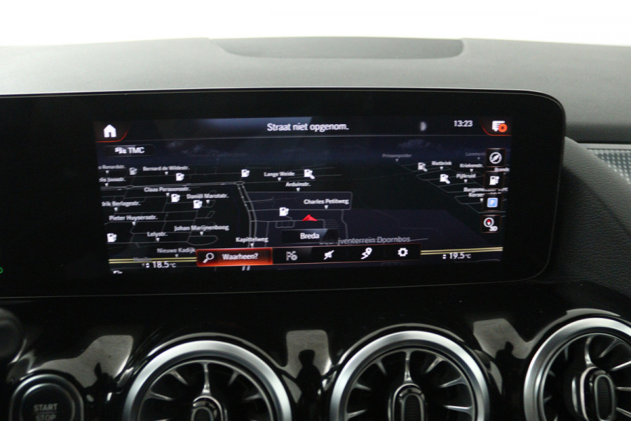 Mercedes-Benz EQA 250 Business Solution Luxury 67 kWh (CAMERA, STOELVERWARMING, ELEKTR STOELEN)