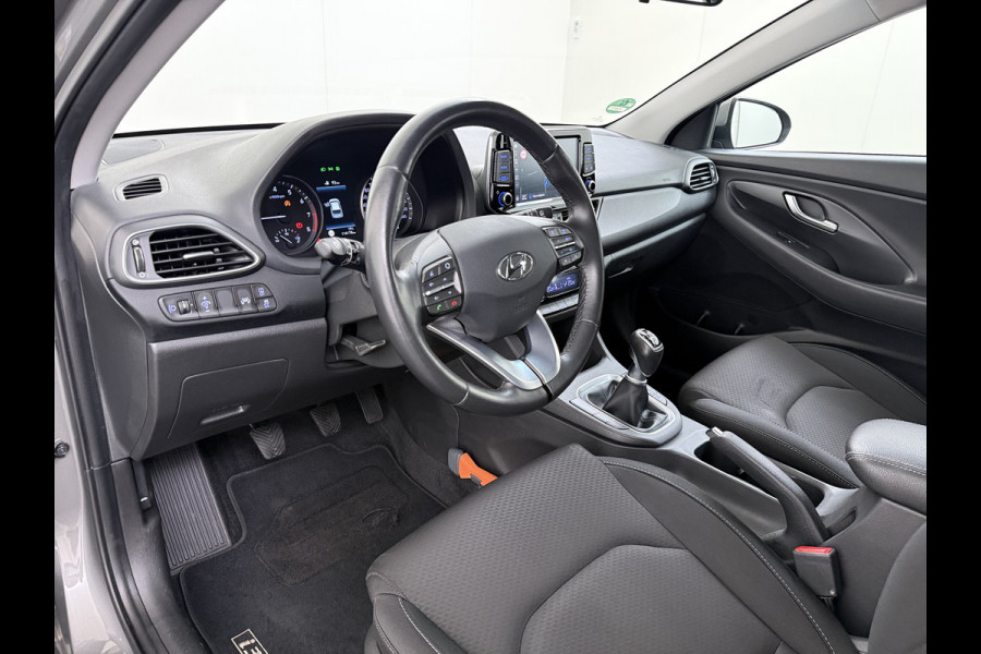 Hyundai i30 T 120PK Trekhaak Camera Ecc Android Auto Apple Carplay Navi Pdc Comfort Cruise Control Led Bluetooth DAB Lane Assist Issofix Origineel Nederlandse Auto