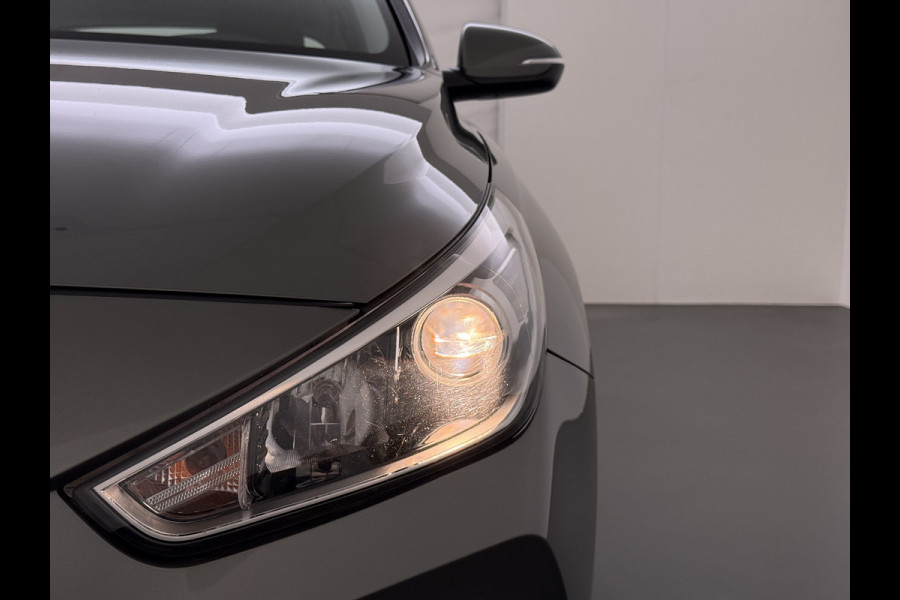 Hyundai i30 T 120PK Trekhaak Camera Ecc Android Auto Apple Carplay Navi Pdc Comfort Cruise Control Led Bluetooth DAB Lane Assist Issofix Origineel Nederlandse Auto