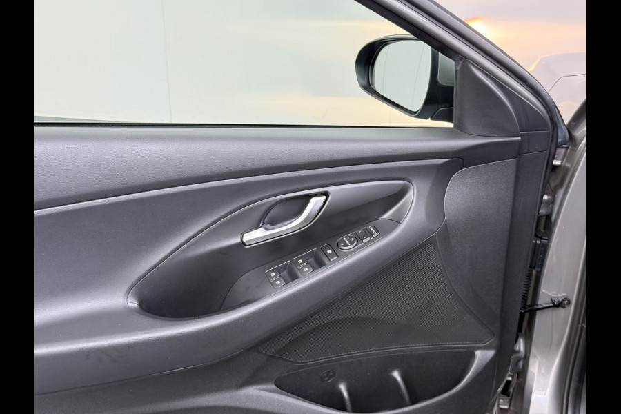 Hyundai i30 T 120PK Trekhaak Camera Ecc Android Auto Apple Carplay Navi Pdc Comfort Cruise Control Led Bluetooth DAB Lane Assist Issofix Origineel Nederlandse Auto