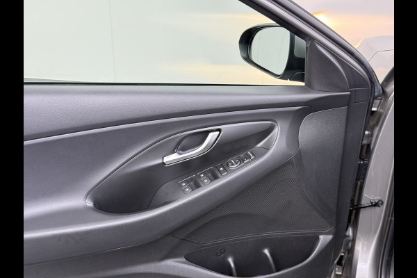 Hyundai i30 T 120PK Trekhaak Camera Ecc Android Auto Apple Carplay Navi Pdc Comfort Cruise Control Led Bluetooth DAB Lane Assist Issofix Origineel Nederlandse Auto
