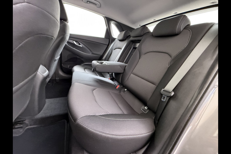 Hyundai i30 T 120PK Trekhaak Camera Ecc Android Auto Apple Carplay Navi Pdc Comfort Cruise Control Led Bluetooth DAB Lane Assist Issofix Origineel Nederlandse Auto