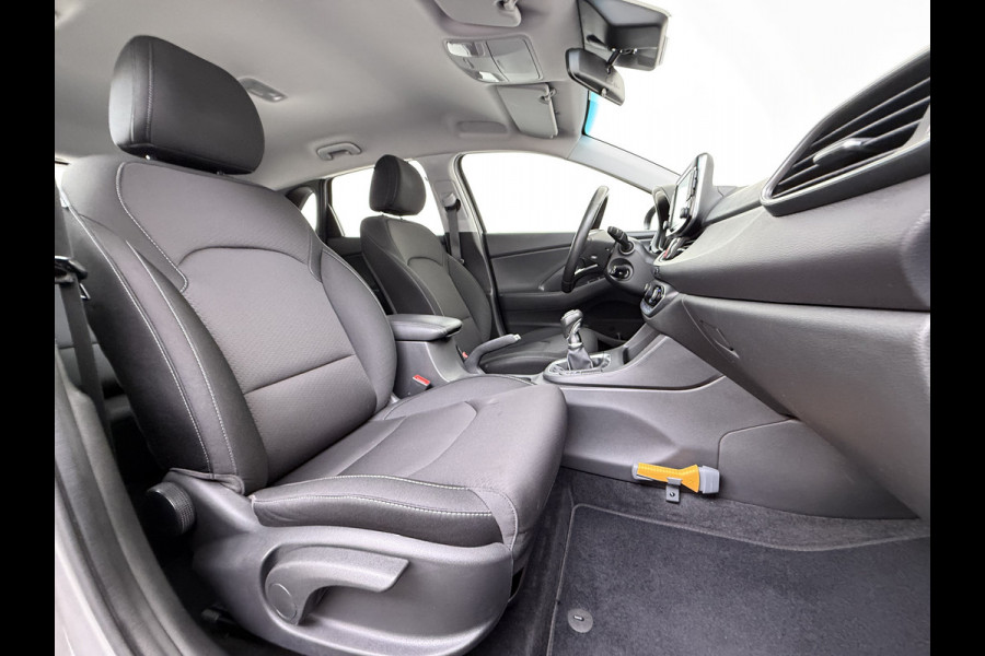 Hyundai i30 T 120PK Trekhaak Camera Ecc Android Auto Apple Carplay Navi Pdc Comfort Cruise Control Led Bluetooth DAB Lane Assist Issofix Origineel Nederlandse Auto