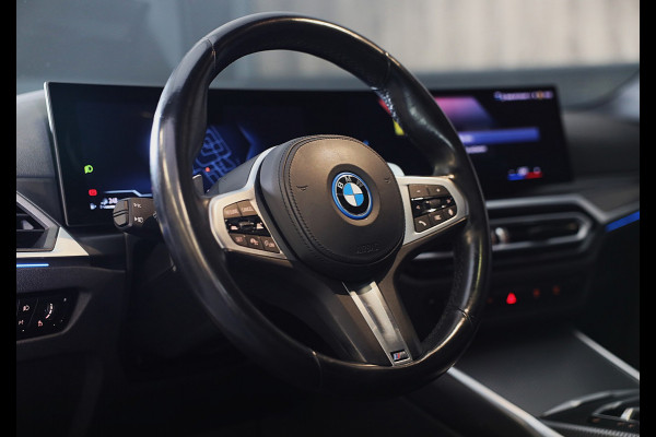 BMW 3 Serie Touring 320e M Line / Head Up / Memory / Navi / Camera / Acc / F1 / Open Panoramadak / Led / Pdc / 19 Inch