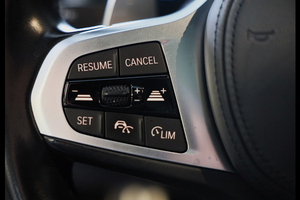 BMW 3 Serie Touring 320e M Line / Head Up / Memory / Navi / Camera / Acc / F1 / Open Panoramadak / Led / Pdc / 19 Inch