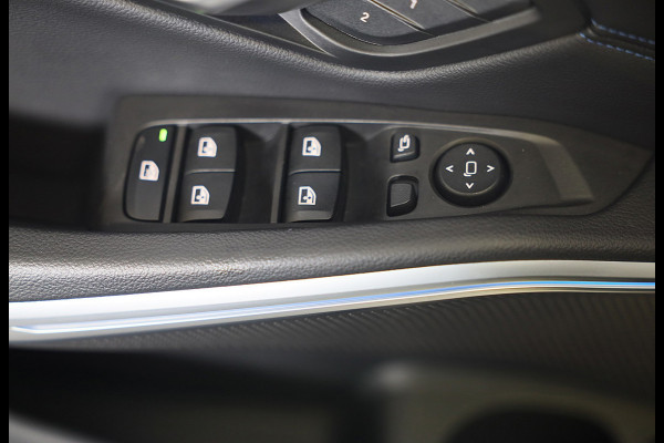 BMW 3 Serie Touring 320e M Line / Head Up / Memory / Navi / Camera / Acc / F1 / Open Panoramadak / Led / Pdc / 19 Inch