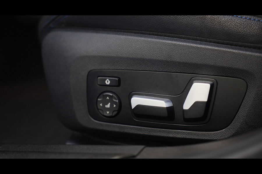 BMW 3 Serie Touring 320e M Line / Head Up / Memory / Navi / Camera / Acc / F1 / Open Panoramadak / Led / Pdc / 19 Inch