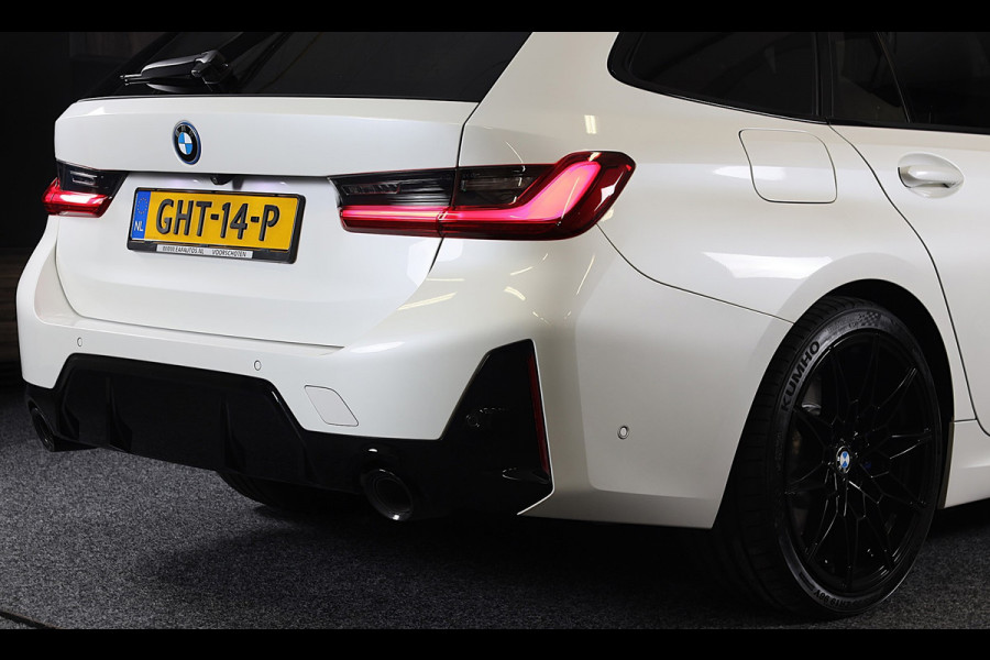 BMW 3 Serie Touring 320e M Line / Head Up / Memory / Navi / Camera / Acc / F1 / Open Panoramadak / Led / Pdc / 19 Inch