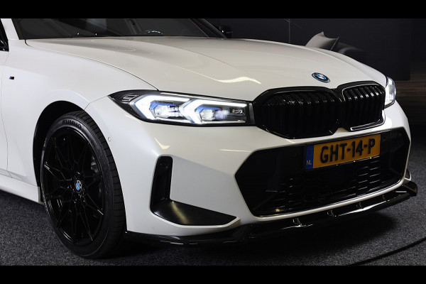 BMW 3 Serie Touring 320e M Line / Head Up / Memory / Navi / Camera / Acc / F1 / Open Panoramadak / Led / Pdc / 19 Inch