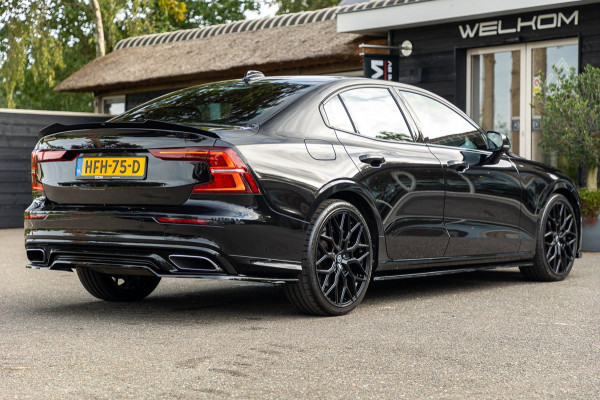 Volvo S60 2.0 Recharge T6 AWD R-Design 20inch Maxton Black edition R-design