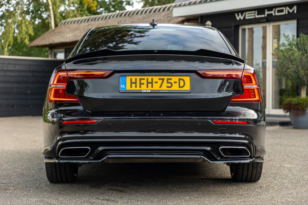 Volvo S60 2.0 Recharge T6 AWD R-Design 20inch Maxton Black edition R-design