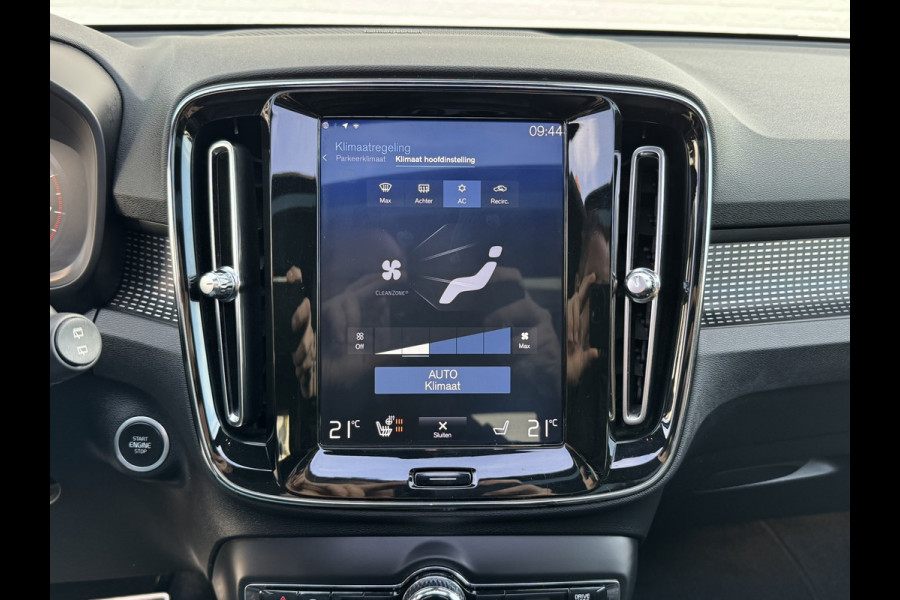 Volvo XC40 2.0 T4 R-Design Automaat Pano Trekhaak Camera Adaptive Cruise Leder Carplay Harman/Kardon All-Season banden