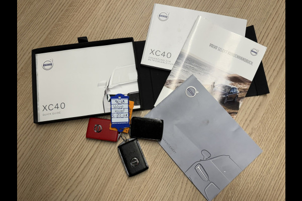 Volvo XC40 2.0 T4 R-Design Automaat Pano Trekhaak Camera Adaptive Cruise Leder Carplay Harman/Kardon All-Season banden