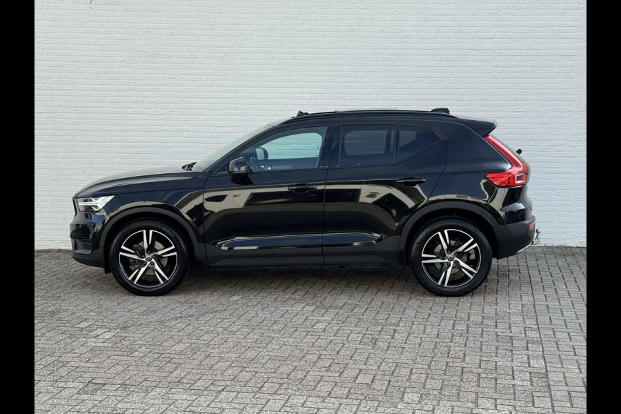 Volvo XC40 2.0 T4 R-Design Automaat Pano Trekhaak Camera Adaptive Cruise Leder Carplay Harman/Kardon All-Season banden