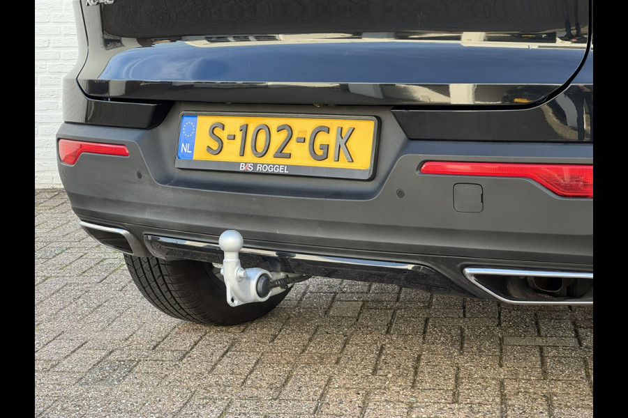 Volvo XC40 2.0 T4 R-Design Automaat Pano Trekhaak Camera Adaptive Cruise Leder Carplay Harman/Kardon All-Season banden