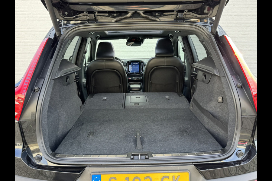 Volvo XC40 2.0 T4 R-Design Automaat Pano Trekhaak Camera Adaptive Cruise Leder Carplay Harman/Kardon All-Season banden