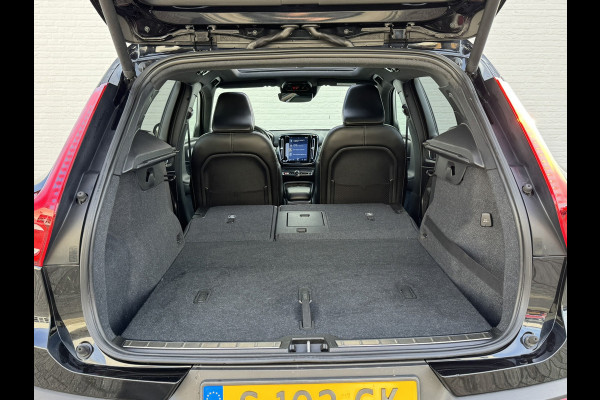 Volvo XC40 2.0 T4 R-Design Automaat Pano Trekhaak Camera Adaptive Cruise Leder Carplay Harman/Kardon All-Season banden