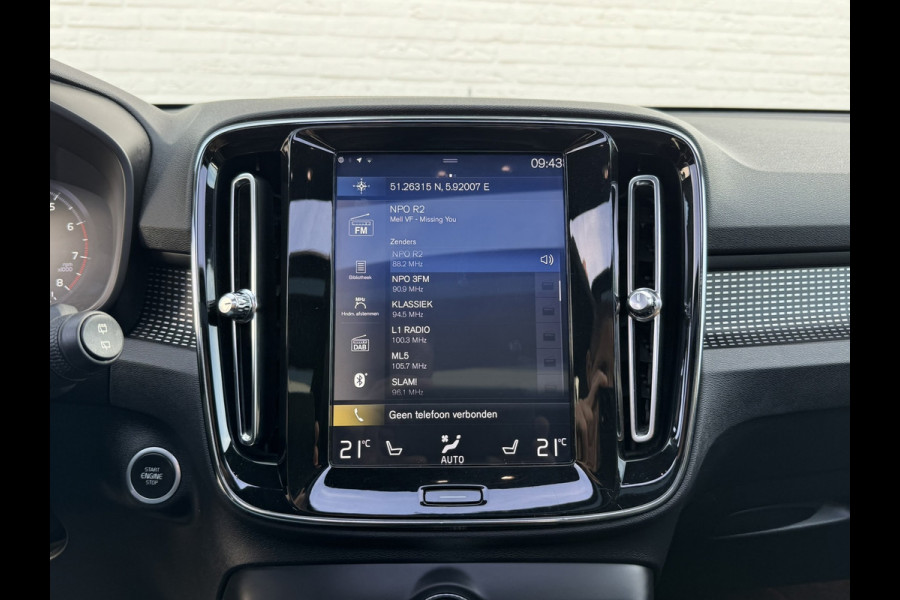 Volvo XC40 2.0 T4 R-Design Automaat Pano Trekhaak Camera Adaptive Cruise Leder Carplay Harman/Kardon All-Season banden