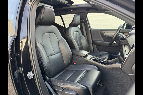 Volvo XC40 2.0 T4 R-Design Automaat Pano Trekhaak Camera Adaptive Cruise Leder Carplay Harman/Kardon All-Season banden