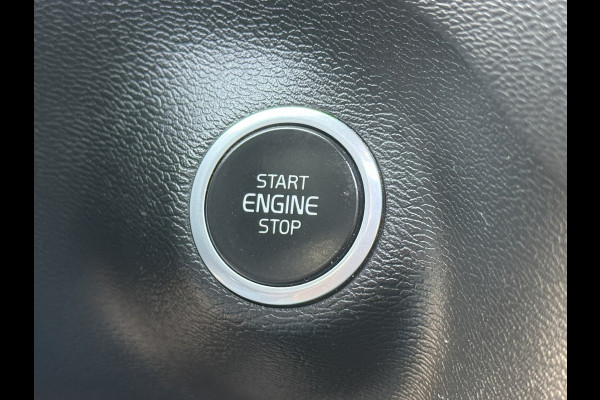 Volvo XC40 2.0 T4 R-Design Automaat Pano Trekhaak Camera Adaptive Cruise Leder Carplay Harman/Kardon All-Season banden