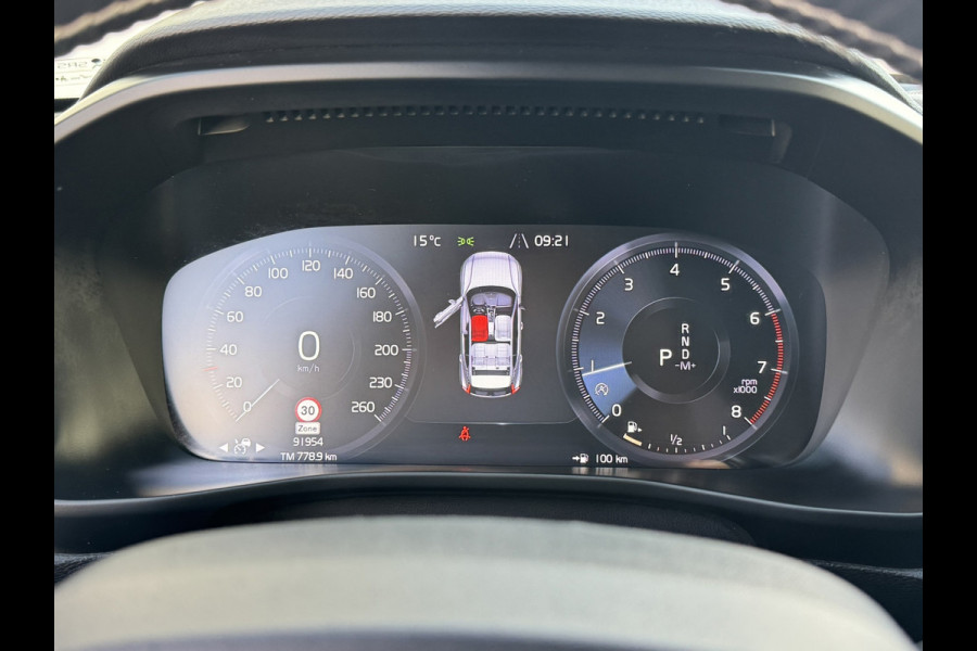 Volvo XC40 2.0 T4 R-Design Automaat Pano Trekhaak Camera Adaptive Cruise Leder Carplay Harman/Kardon All-Season banden