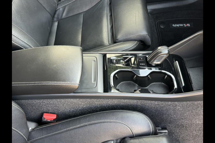 Volvo XC40 2.0 T4 R-Design Automaat Pano Trekhaak Camera Adaptive Cruise Leder Carplay Harman/Kardon All-Season banden