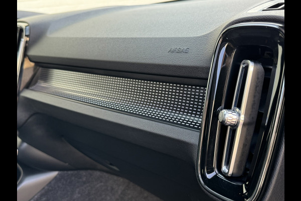 Volvo XC40 2.0 T4 R-Design Automaat Pano Trekhaak Camera Adaptive Cruise Leder Carplay Harman/Kardon All-Season banden