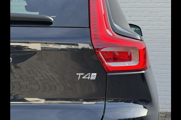 Volvo XC40 2.0 T4 R-Design Automaat Pano Trekhaak Camera Adaptive Cruise Leder Carplay Harman/Kardon All-Season banden