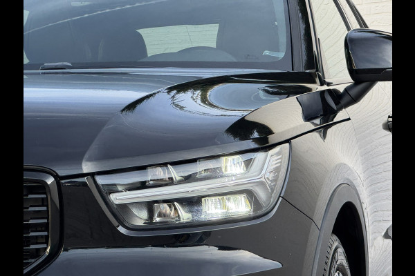Volvo XC40 2.0 T4 R-Design Automaat Pano Trekhaak Camera Adaptive Cruise Leder Carplay Harman/Kardon All-Season banden
