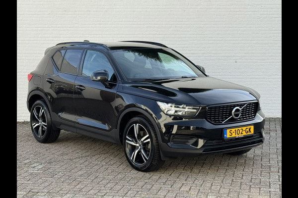 Volvo XC40 2.0 T4 R-Design Automaat Pano Trekhaak Camera Adaptive Cruise Leder Carplay Harman/Kardon All-Season banden