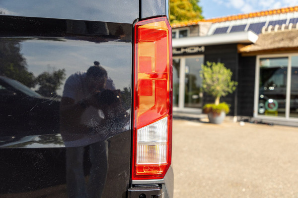 Volkswagen Crafter 35 2.0 TDI L3H2 DC Highline I 2 schuif I camera I carplay I blis I Acc
