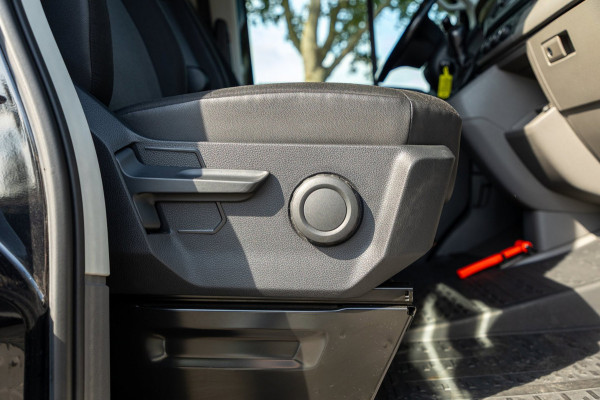 Volkswagen Crafter 35 2.0 TDI L3H2 DC Highline I 2 schuif I camera I carplay I blis I Acc