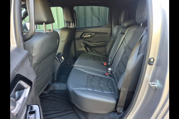 Isuzu D-max Dubbel Cab V-Cross 4WD AT XL 5 persoons Container zomer + winterset 3,5 T trekgewicht