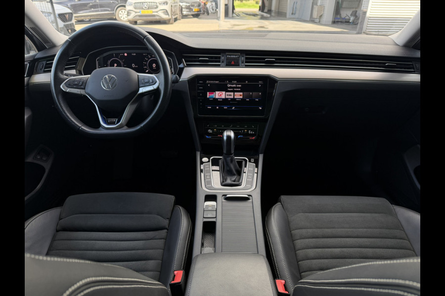 Volkswagen Passat Variant 1.4 TSI PHEV GTE Business | Pano | Elek. Trekhaak | Carplay | LED | Camera | Navi | Alcantara