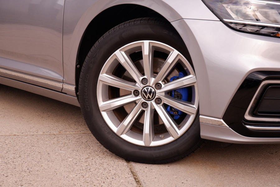 Volkswagen Passat Variant 1.4 TSI PHEV GTE Business | Pano | Elek. Trekhaak | Carplay | LED | Camera | Navi | Alcantara
