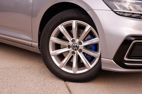 Volkswagen Passat Variant 1.4 TSI PHEV GTE Business | Pano | Elek. Trekhaak | Carplay | LED | Camera | Navi | Alcantara